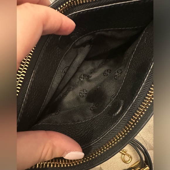 EUC Tory Burch Crossbody - Picture 4 of 8